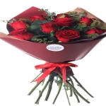 Kutuda Gül Şıklığı ve Taptaze Çiçeklerin Gücü