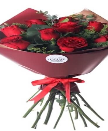 Kutuda Gül Şıklığı ve Taptaze Çiçeklerin Gücü