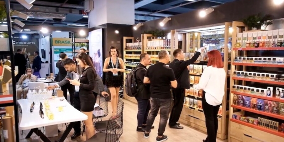 Sektörel Etkinliklerde Kurumsal Hafıza ve Görsel Arşiv Yönetimi: Fuar Dinamikleri ve Havadan Belgeleme Teknolojileri